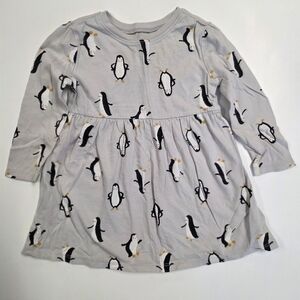 Old Navy Gray Penguin Graphic Tee